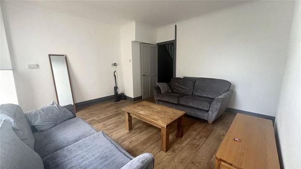 2 bedroom end of terrace house to rent - Photo 1