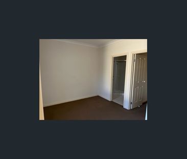 Great Location in the Heart of Beaconsfield - Photo 4