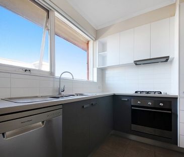 11/18 Grandview Grove, Prahran VIC 3181 - Apartment For Rent | Domain - Photo 4