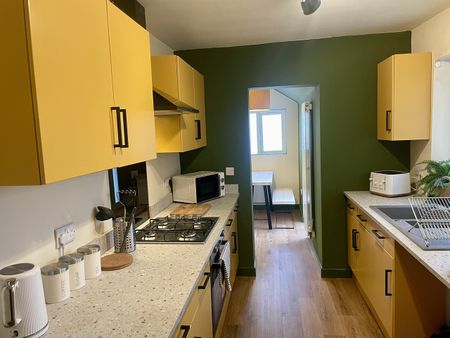 Room in a Shared House, Commercial Avenue, NG9 - Photo 2