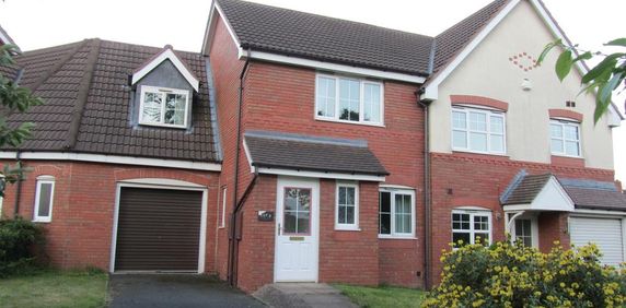 3 bedroom semi-detached house to rent - Photo 2
