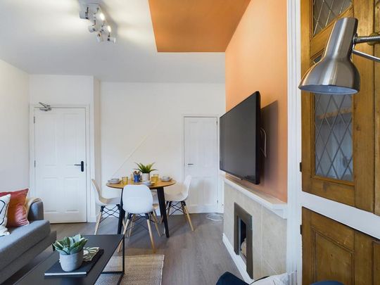 4 bedroom house to rent - Photo 1