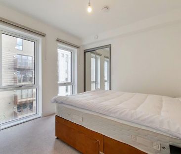 3 bedroom flat to rent - Photo 4