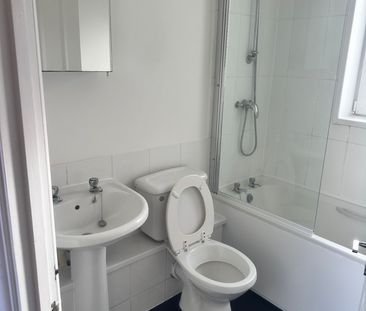 2 Bed Maisonette, Bullar Road, SO18 - Photo 6