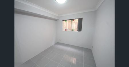 3-bedroom unit with Double security lock-up garage - Photo 2