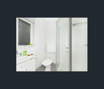 MODERN FIRST FLOOR APARTMENT WITH TIMBER FLOORBOARDS, SPLIT SYSTEM ... - Photo 3