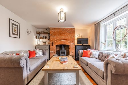 Hellhoughton - Photo 2