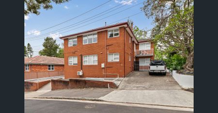 Modern one-bedroom apartment - Photo 2