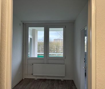 Frisch sanierte 2-ZW in der Helsinkistr. 84 in Kiel zu vermieten! O... - Photo 5