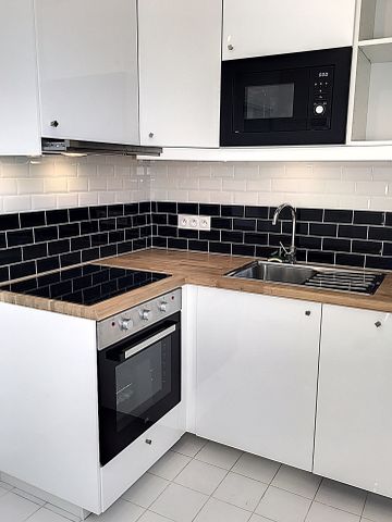 Location Appartement 2 pièces 32m² PARIS 7ème - Photo 2