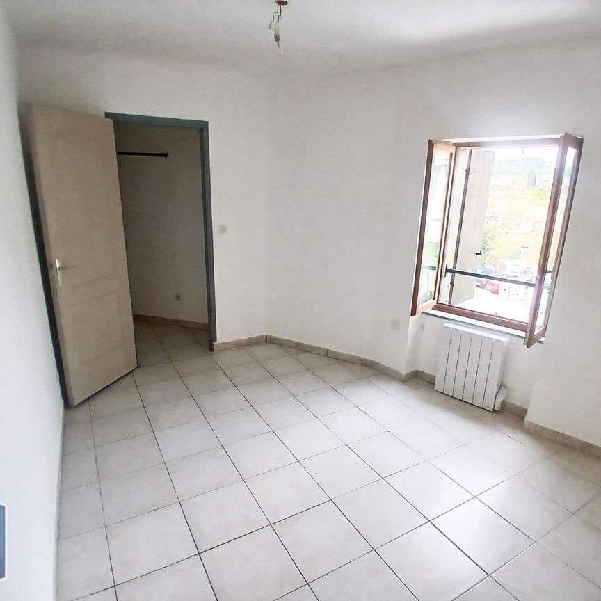 Location Maison 3 pièces 75m² PENNAUTIER 11610 - Photo 1