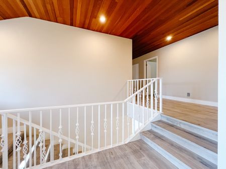 Seven Bedrooms?!!! - Photo 3