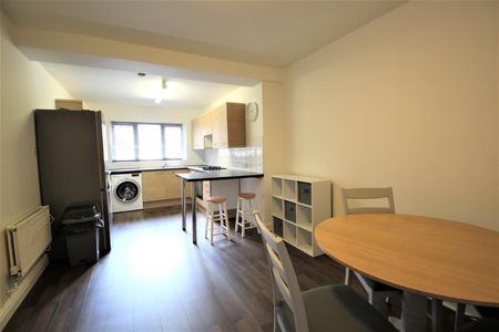 Ash Road, Headingley, Leeds, LS6 3HD - Photo 3