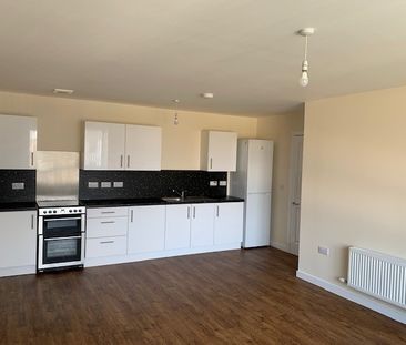 2 Bed Self Contained Flat - Photo 2