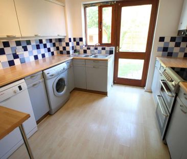 3 bedroom end of terrace house to rent - Photo 6