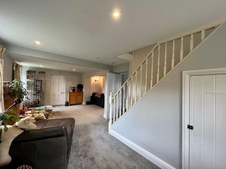 4 bedroom house to rent - Photo 2