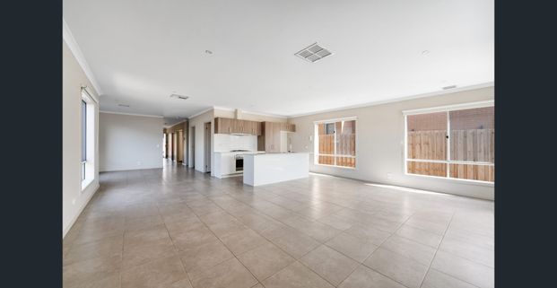 🏡 5-Bedroom house in Mernda - Photo 1