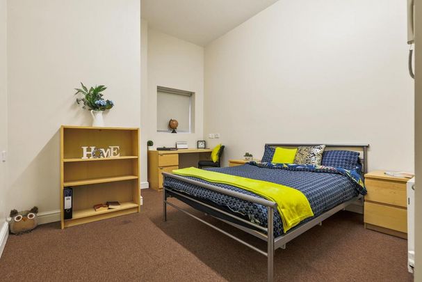 1 bedroom in a house share to rent - Photo 1