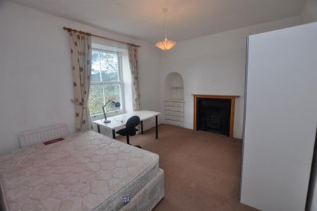 4 bedroom terraced house to rent - Photo 2