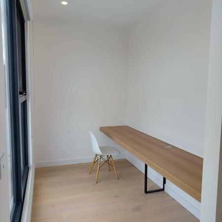 Port Melbourne - Photo 3