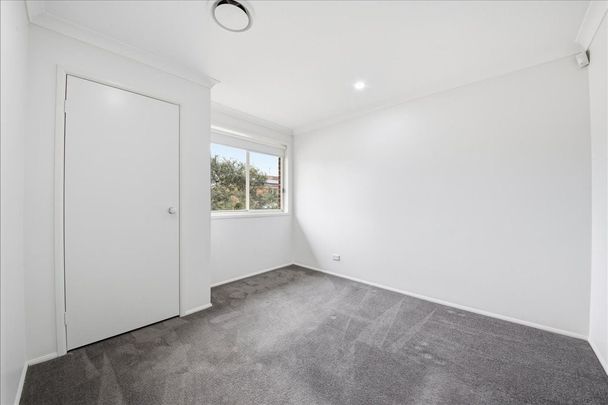 Large 5 Bedroom Family Home - Photo 1