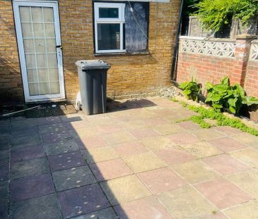 1 bedroom in a house share to rent - Photo 6