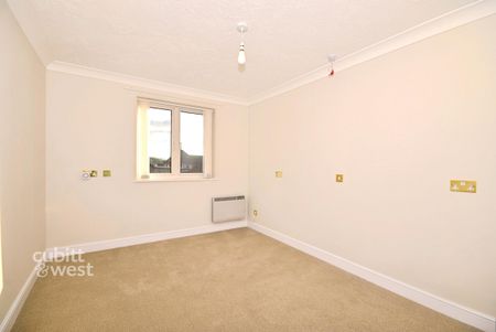 1 bedroom retirement property to rent - Photo 3