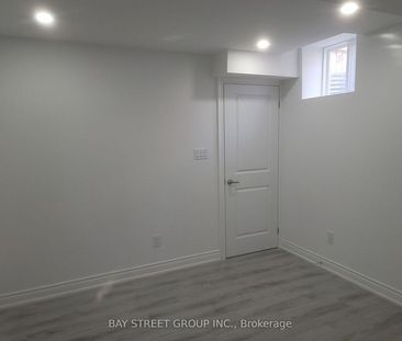 For Lease - 43 Herefordshire Crescent Unit# UNIT 2, Newmarket, Ontario - Photo 6