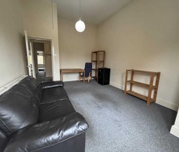 2 bedroom semi-detached house to rent - Photo 5