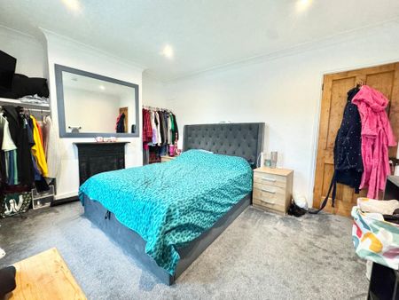 2 bedroom end of terrace house to rent - Photo 3