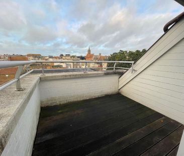 Ruim duplexappartement met twee slaapkamers en zonnig terras. Er ho... - Foto 1