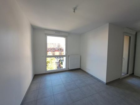 Location Appartement 1 pièce 32m² THONON LES BAINS 74200 - Photo 2