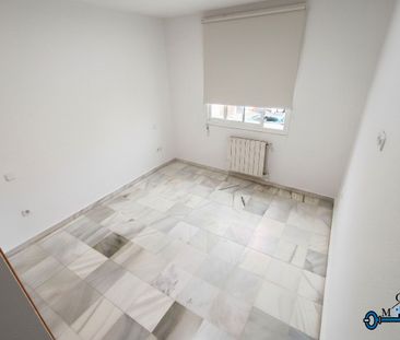 Piso de alquiler en Centro - Photo 2