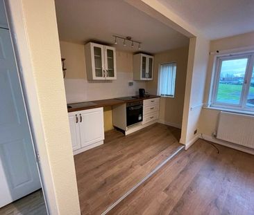 Property For Let - Lloyd Close - Photo 2