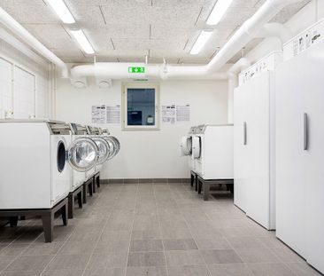 Ekholmsvägen, Skärholmen - Photo 1