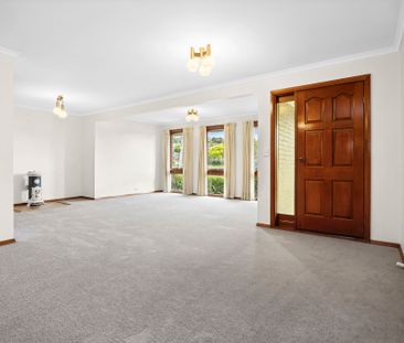 Coveted Highton Village Location - Family Home in Quiet Cul-de-Sac - Photo 3