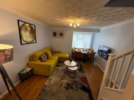 2 Bed Flat, Mount Pleasant Road, LU3 - Photo 2