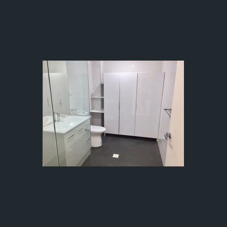 Spacious 1-Bedroom Apartment for Rent at Prime Location in Sydenham - Photo 3