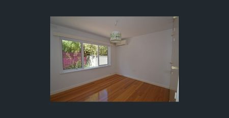 SPACIOUS TWO BEDROOM APARTMENT WITH COURTYARD - Photo 3