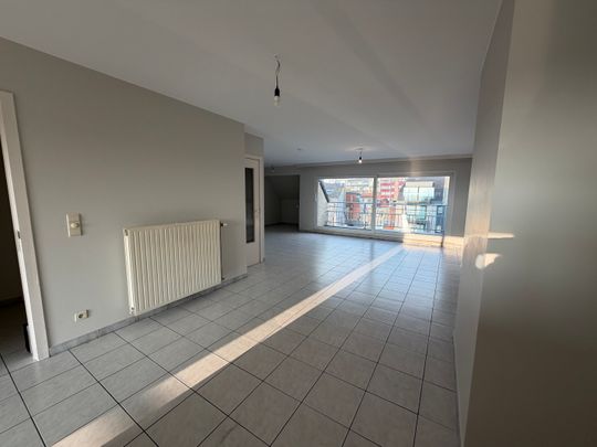 Mooi duplexappartement met drie slaapkamers en twee zongerichte terrassen. - Photo 1