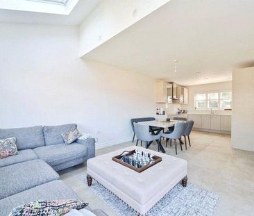 4 bedroom detached house to rent - Photo 1