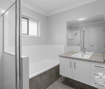 Modern 3-Bedroom Townhouse, Pool & Fantastic Location - Break Lease... - Photo 6