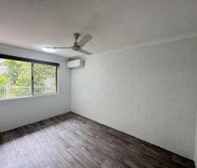 Fantastic Duplex In Mt Louisa - Photo 4