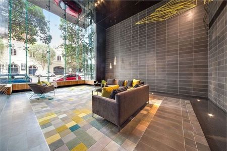 Fully Furnished Low Maintenance Apartment In Superb Position - Photo 3