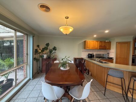 Amazing Family Home - Photo 3