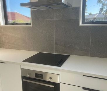 4 BDR House For Rent ( Mangere Near Middle More) - Photo 1