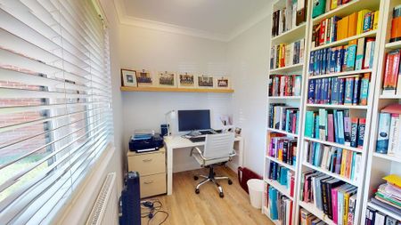 5 bedroom detached house to rent - Photo 3