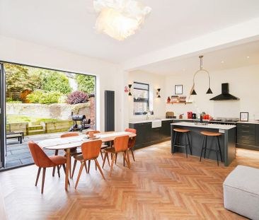 4 bedroom semi-detached house to rent - Photo 5