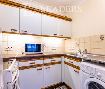 1 bedroom apartment to rent Seaward Court, West Street, Bognor Regi... - Photo 3