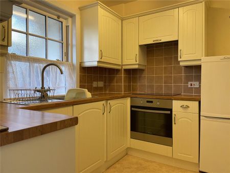 2 bedroom apartment to rent - Photo 4